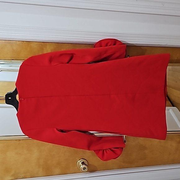 Red dress - Picture 2 of 4